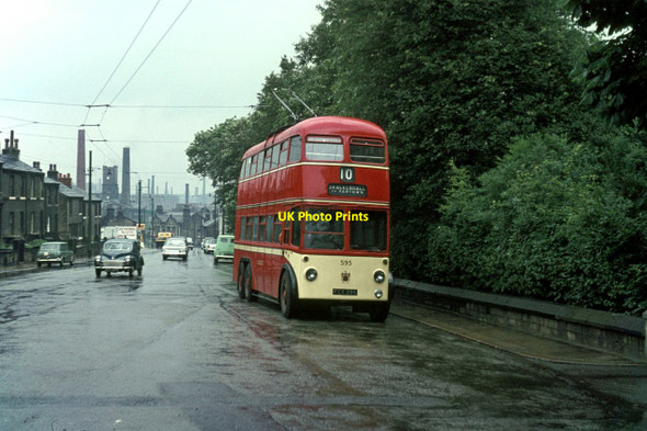 Photo 6"x4" Huddersfield trolleybus 595 approaching Lockwood terminus, 1966 Huddersfield c1966