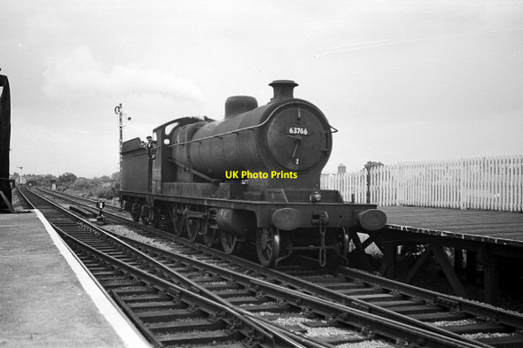 Photo 6"x4" Former Great Central Railway 2-8-0 63766 at Neston North, 1960 Neston\/SJ2877 c1960