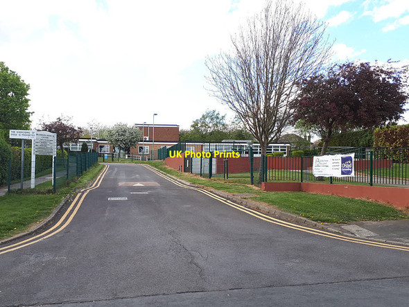 Photo 6"x4" Bramhope Primary School, Tredgold Crescent Bramhope c2020