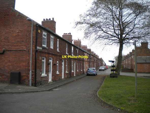 Photo 6"x4" Terraced houses on Tilford Road, Newstead Newstead\/SK5152 c2020