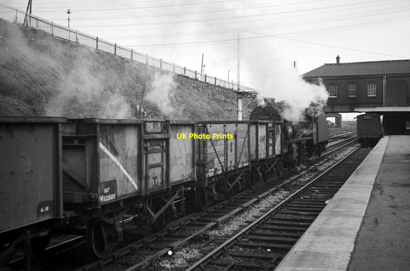 Photo 6"x4" Freight train passing through Dudley Station \u00e2\u0080\u0093 1963 Dudley\/SO9390 c1963