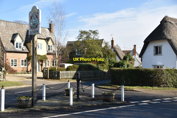 Photo 6"x4" Pump & Village sign Debden c2019