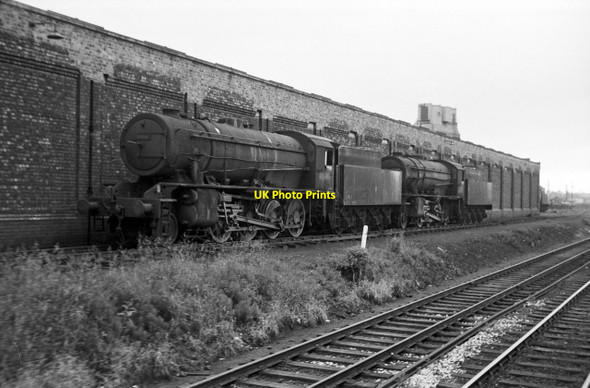 Photo 6"x4" WD class 2-8-0 locomotives at Aintree \u00e2\u0080\u0093 1964 Aintree c1964