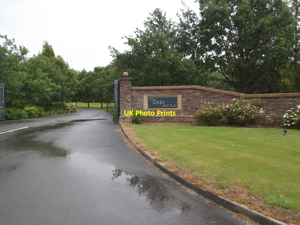 Photo 6"x4" Grand entrance to The Oaks Golf Club Bubwith c2020