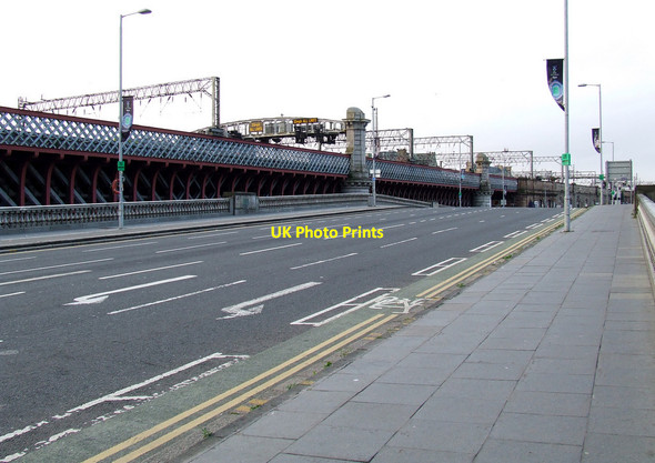 Photo 6"x4" Early morning on King George V bridge Glasgow c2007