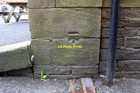Photo 6"x4" Benchmark on The Carlisle Hotel, #86 Carlisle Road Bradford\/SE1632 c2017