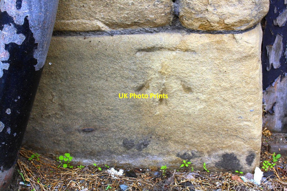 Photo 6"x4" Benchmark on factory on NW side of Norcroft Street Bradford\/SE1632 c2017