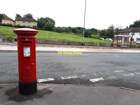 Photo 6"x4" Postbox on Calverley Lane Pudsey\/SE2233 c2020