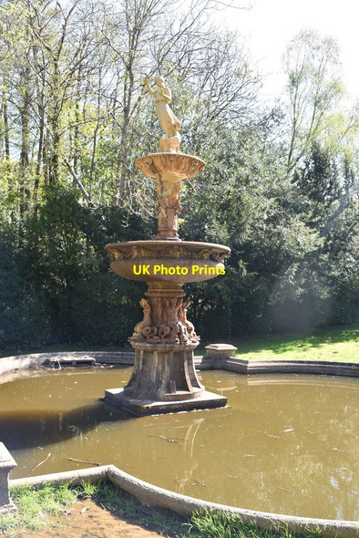 Photo 6"x4" Fountain, Dunorlan Park Royal Tunbridge Wells c2020