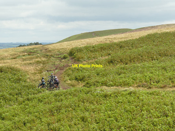 Photo 6"x4" Mountain bikers at Grainings Head Ilkley c2020