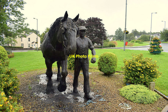 Photo 6"x4" The Dromore Ploughman Dromore\/H3562 c2020