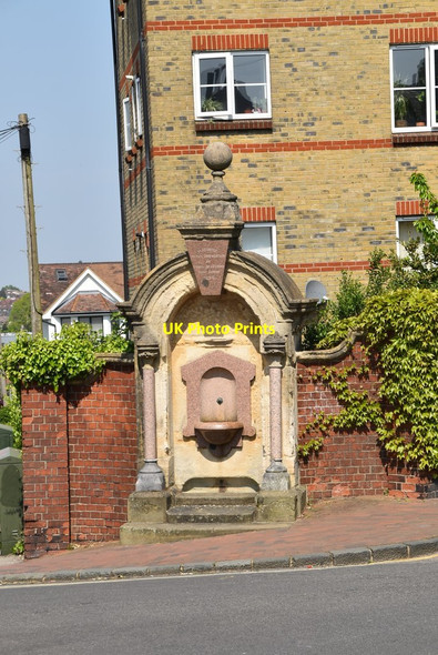 Photo 6"x4" Water fountain, Camden Rd Royal Tunbridge Wells c2020