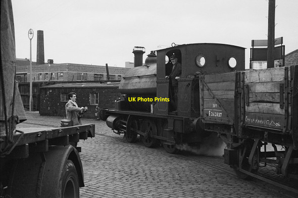 Photo 6"x4" Steam locomotive shunting in Liverpool Docks, 1965 \u00e2\u0080\u0093 4 Bootle\/SJ3394 c1965