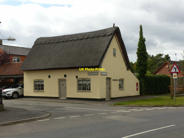 Photo 6"x4" The old Post Office, The Green, Upton Upton\/SK7354 c2020