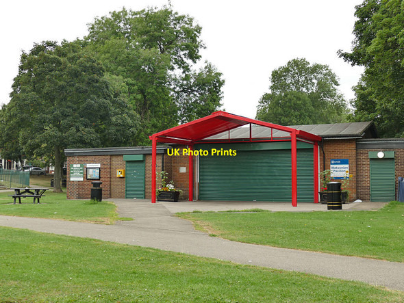 Photo 6"x4" Cafe building, Cross Flatts Park Beeston Hill c2020