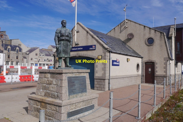 Photo 6"x4" Memorial and Lifeboat Station, Fraserburgh Fraserburgh c2020