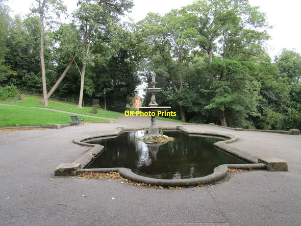 Photo 6"x4" East fountain, Lincoln Arboretum Lincoln c2020