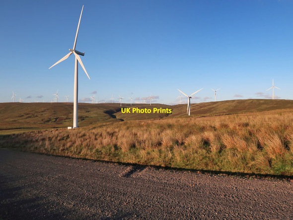 Photo 6"x4" Wind Turbines on Pin Stane March\/NS9914 c2020