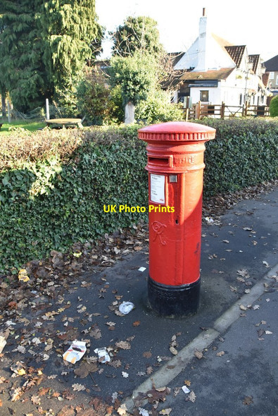 Photo 6"x4" Victorian Postbox, Green Man Lane Feltham\/TQ1073 c2019