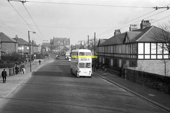 Photo 6"x4" Newcastle trolleybus on Elswick Road - 1966 Elswick\/NZ2263 c1966