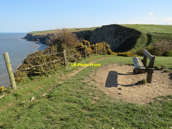 Photo 6"x4" Seat with a view, near Hawsker High Hawsker c2021