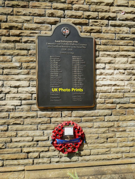 Photo 6"x4" Sowerby Bridge station - war memorial Sowerby Bridge c2021