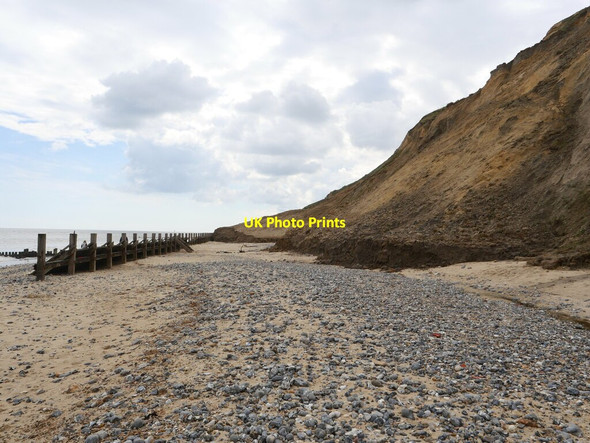 Photo 6"x4" Cliff behind Sea Defences Trimingham Cliftonville\/TG3037 c2021