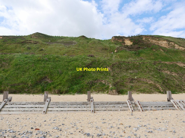 Photo 6"x4" Recovering Cliff Cliftonville\/TG3037 c2021