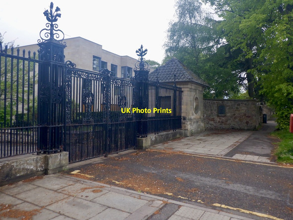 Photo 6"x4" Gates, Astley Ainslie Hospital Edinburgh c2021