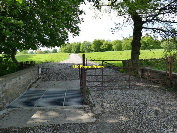 Photo 6"x4" Gate and cattle grid, Peover Hall estate Over Peover c2021