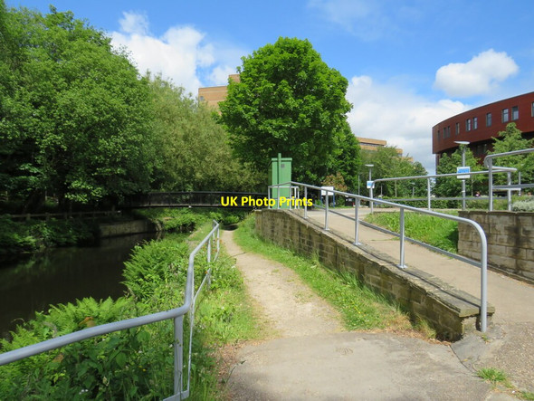 Photo 6"x4" Canal towpath, Huddersfield Huddersfield c2021