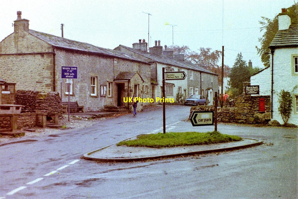 Photo 6"x4" Malham Village, 1980 Malham\/SD9062 c1980