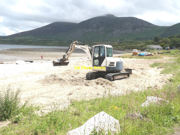 Photo 6"x4" Digger at work Trefor\/SH3746 c2021