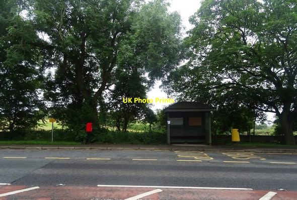 Photo 6"x4" Elizabeth II postbox and bus shelter on Ulverston Road, Lindal in Furness Dalton-In-Furness c2021