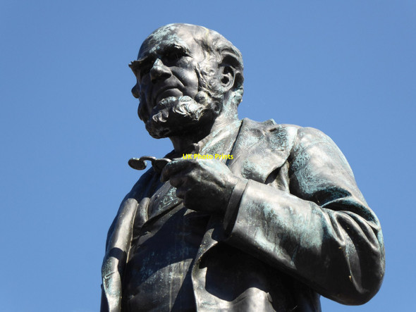 Photo 6"x4" Statue of Henry Richard Tregaron c2021 P1