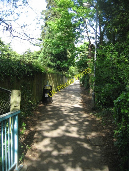 Photo 6"x4" Fence & path Basingstoke c2009