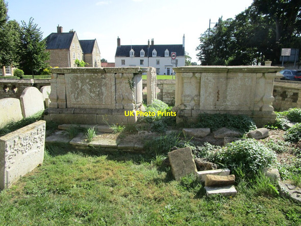 Photo 6"x4" Chest tombs, Thorney Thorney\/TF2804 c2021