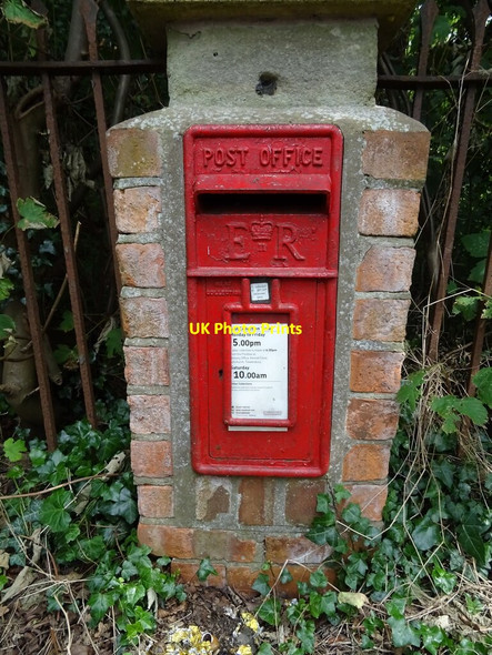 Photo 6"x4" Elizabeth II postbox on Mythe Road, The Mythe Tewkesbury c2021