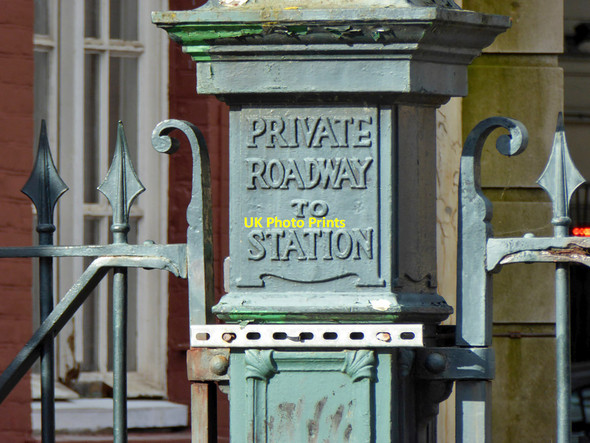 Photo 6"x4" Gatepost detail, former Southampton Terminus station Southampton c2016