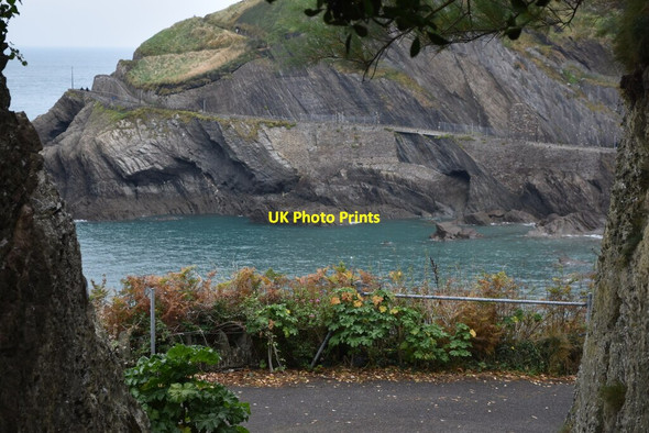 Photo 6"x4" Capstone Point framed between rocks Ilfracombe c2021