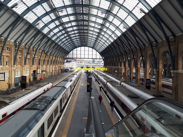Photo 6"x4" Kings Cross trainshed London c2021