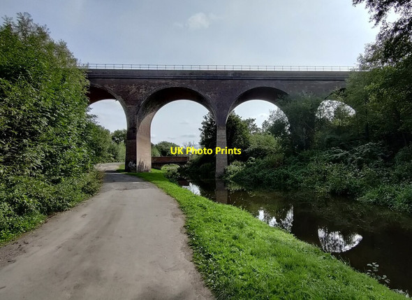 Photo 6"x4" Falling Sands Viaduct Kidderminster c2021