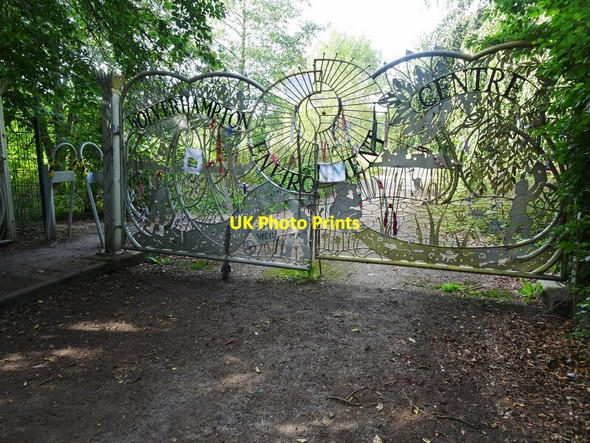 Photo 6"x4" Nursery Gates View Compton\/SO8898 c2021
