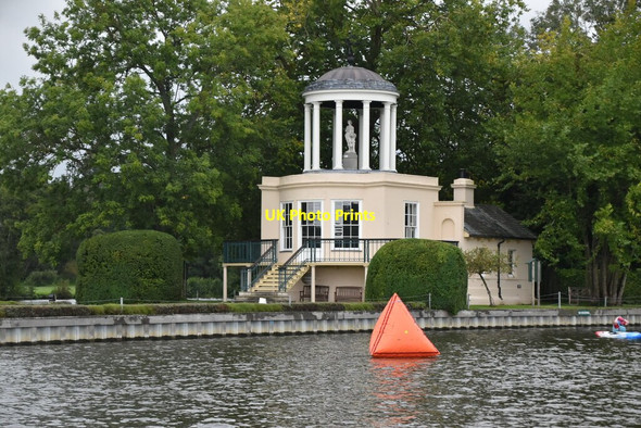 Photo 6"x4" Temple Island Henley-on-Thames c2020