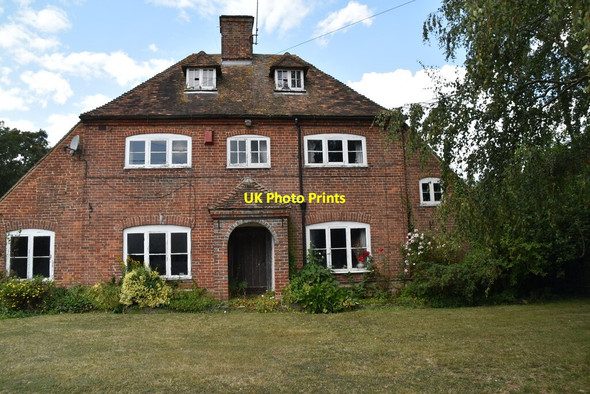 Photo 6"x4" Upper Thruxted Farmhouse Sole Street\/TR0949 c2020 P1