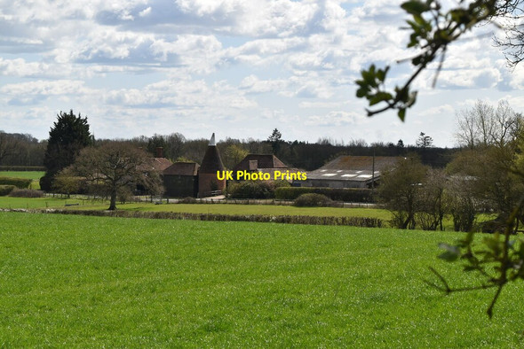 Photo 6"x4" Hurst Hill Farm Oast Ripper's Cross c2021