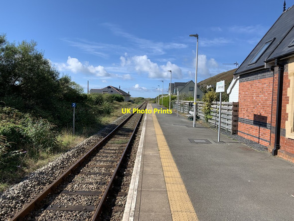 Photo 6"x4" Aberdovey railway station (3) viewed W Aberdyfi c2021