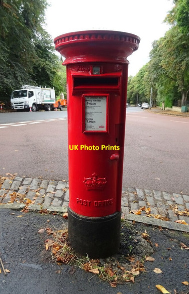 Photo 6"x4" Pillar box on St John's Road, Pollokshields Glasgow c2021