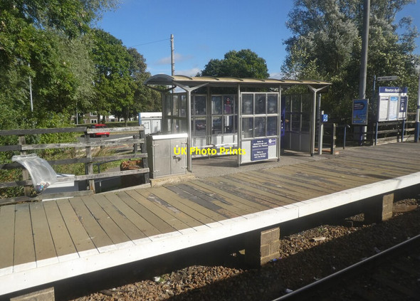 Photo 6"x4" Shelter at Newton Aycliffe Railway Station Newton Aycliffe c2021