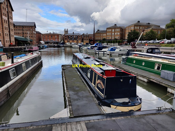 Photo 6"x4" Boats moored in Victoria Dock Gloucester c2021